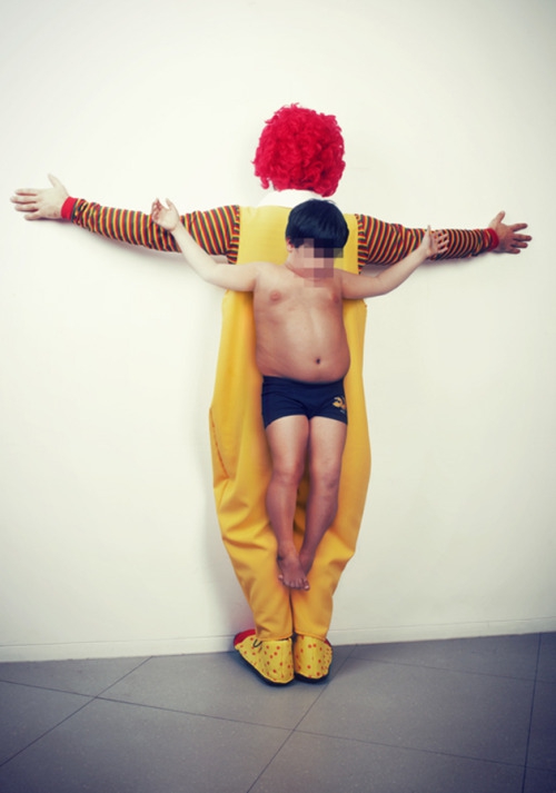 Los Intocables by Erik Ravelo 08.jpg
